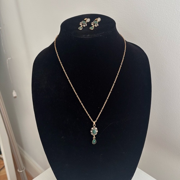 Gold-Tone Green Stone Pendant Necklace and Earring Set - Picture 2 of 7